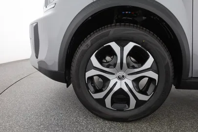 Car image 30