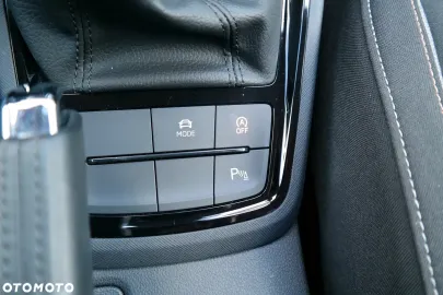 Car image 32