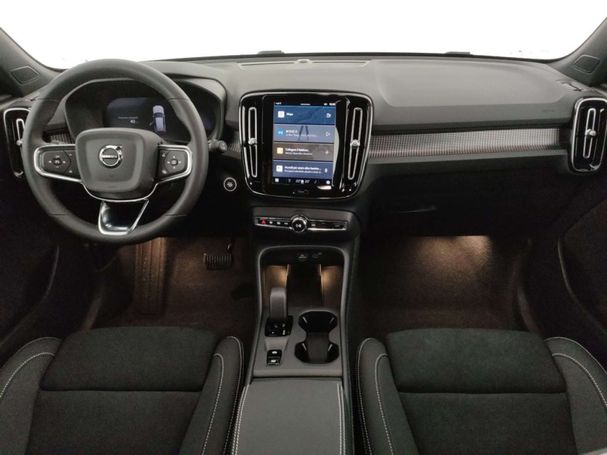 Volvo XC40 B3 Core 120 kW image number 13