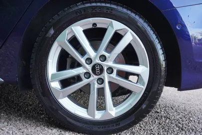 Car image 36