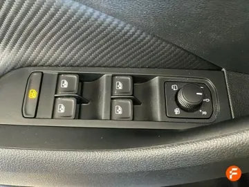 Car image 36