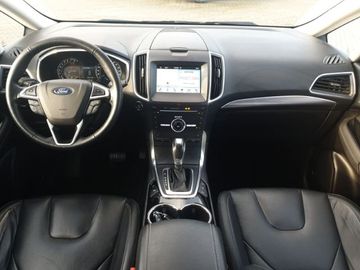 Car image 10