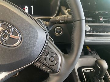 Car image 15