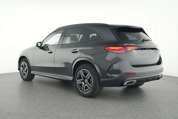 Mercedes-Benz GLC 300 e AMG Line 4Matic 230 kW image number 4