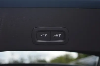 Car image 36