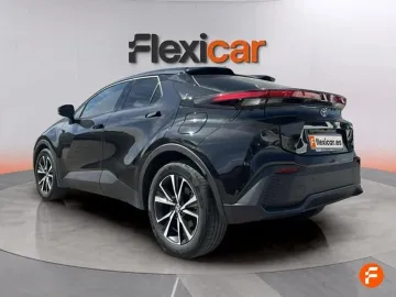Car image 4