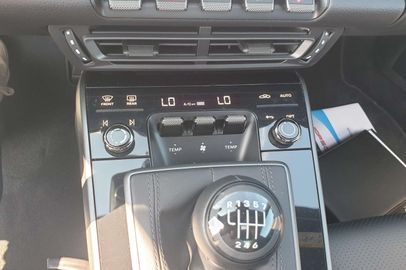 Car image 36