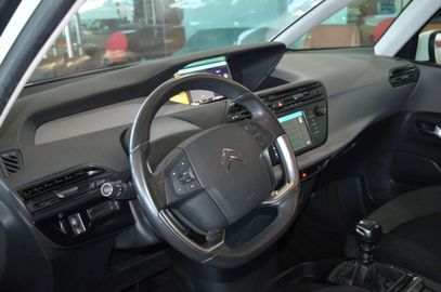 Car image 35