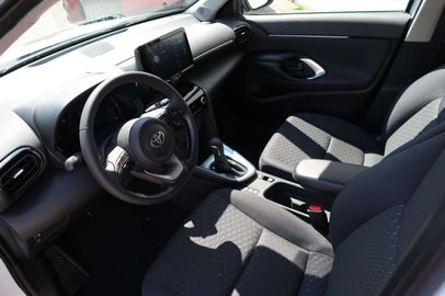 Car image 9