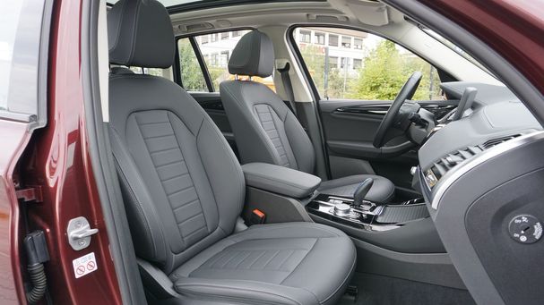 BMW iX3 210 kW image number 31