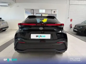 Car image 4