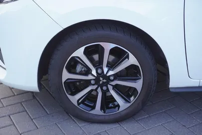 Car image 28