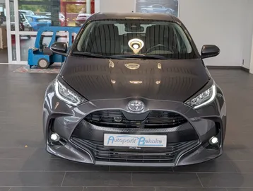 Car image 3