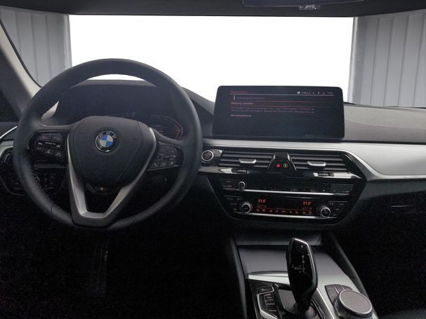 BMW 520d xDrive 140 kW image number 8