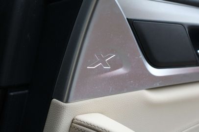 Car image 37