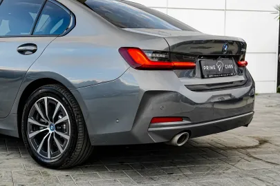 Car image 35