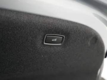 Car image 48