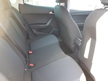 Car image 27