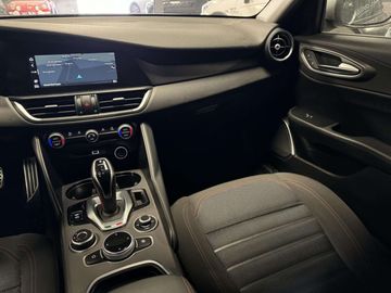 Car image 35