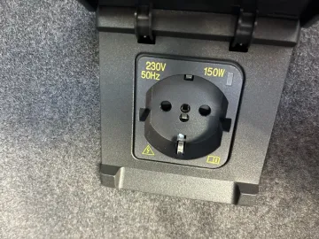 Car image 32