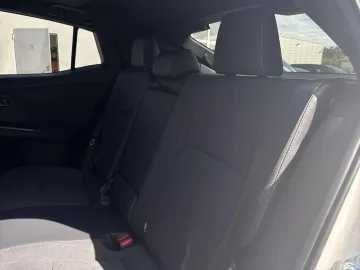 Car image 40