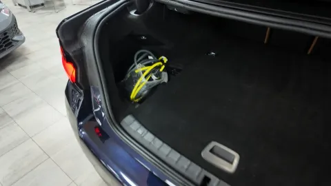 Car image 47