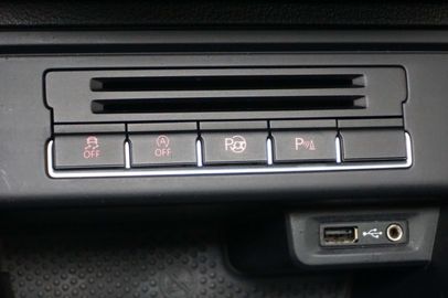 Car image 37