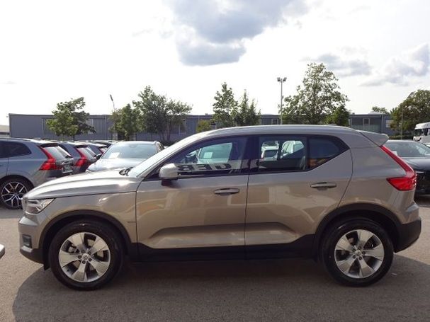 Volvo XC40 B4 Momentum Pro 145 kW image number 4