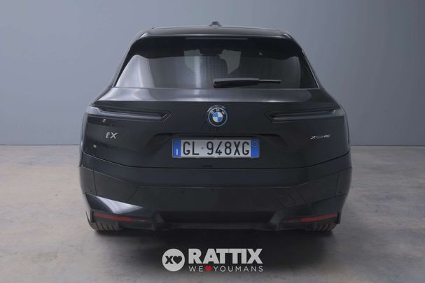 BMW iX xDrive40 240 kW image number 7