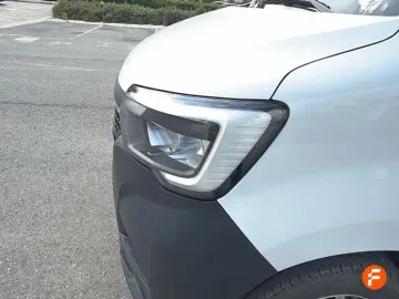 Car image 24