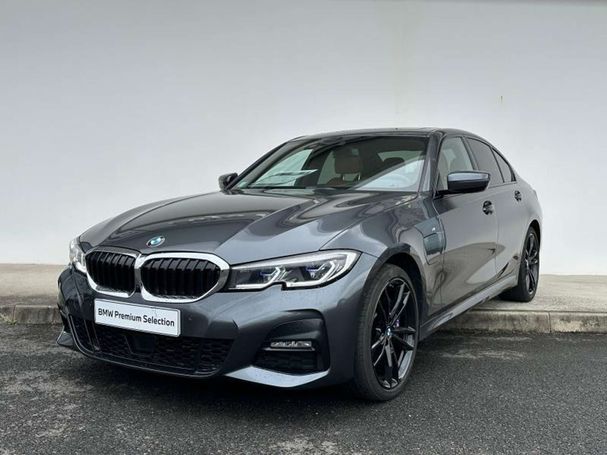 BMW 330 M Sport xDrive 137 kW image number 1