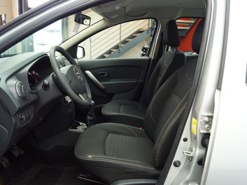 Car image 8