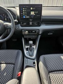 Car image 12