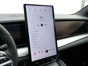 Car image 35