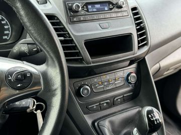 Car image 26