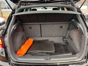 Car image 37