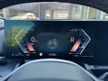 Car image 28