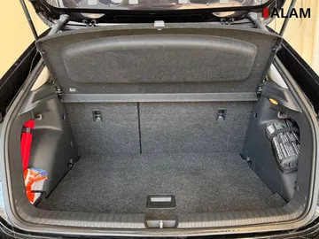 Car image 33