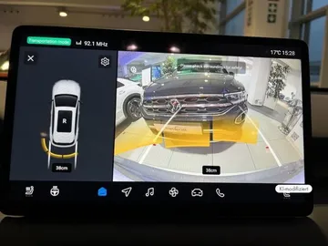 Car image 19