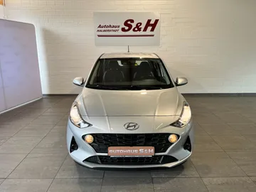 Car image 2