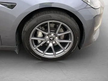 Car image 31