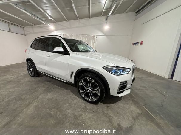 BMW X5 xDrive30d xLine 195 kW image number 2