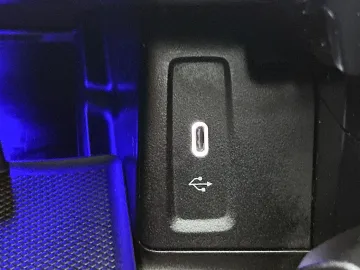 Car image 42