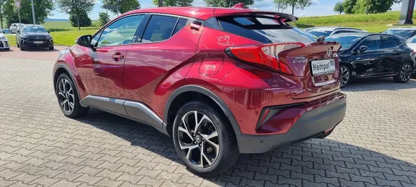 Car image 3