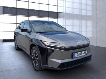 Car image 3