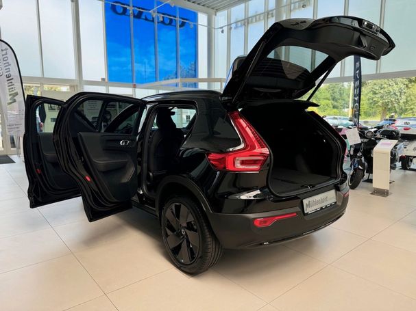 Volvo XC40 B3 Plus Black Edition DKG 120 kW image number 10