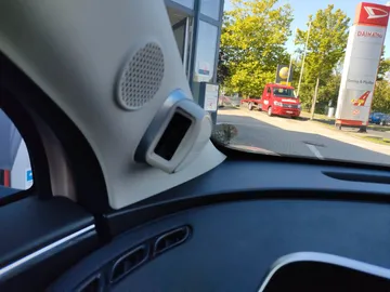 Car image 28