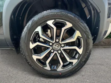 Car image 27