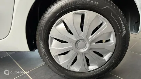 Car image 20