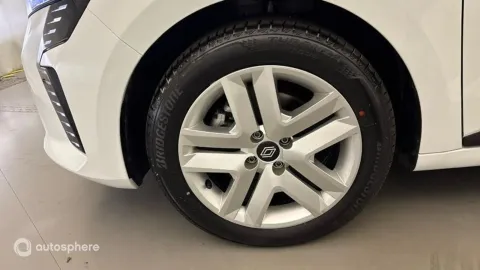 Car image 20